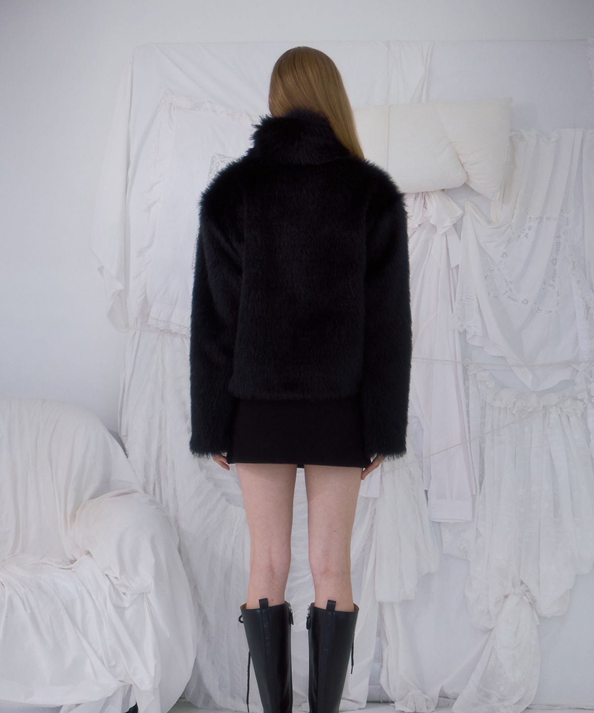 로제프란츠(ROSEFRANTZ) Crop Mix Fur Jacket [Black]