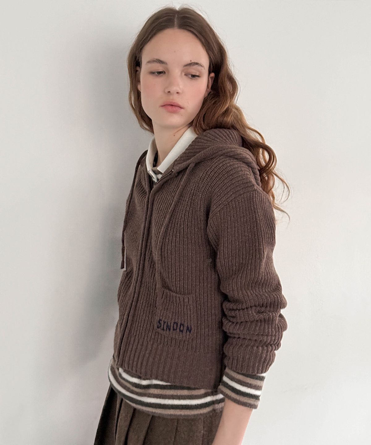 시눈(SINOON) SN Pocket Logo Zip-up Hoodie Knit (Brown)