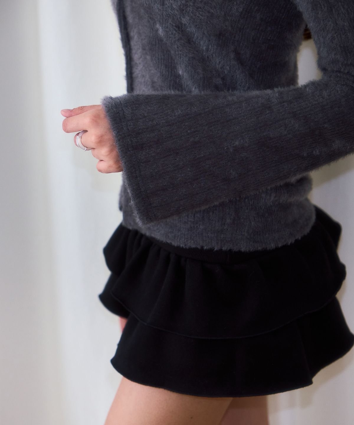 로제프란츠(ROSEFRANTZ) Hairy Slim Fur Cardigan [Charcoal]