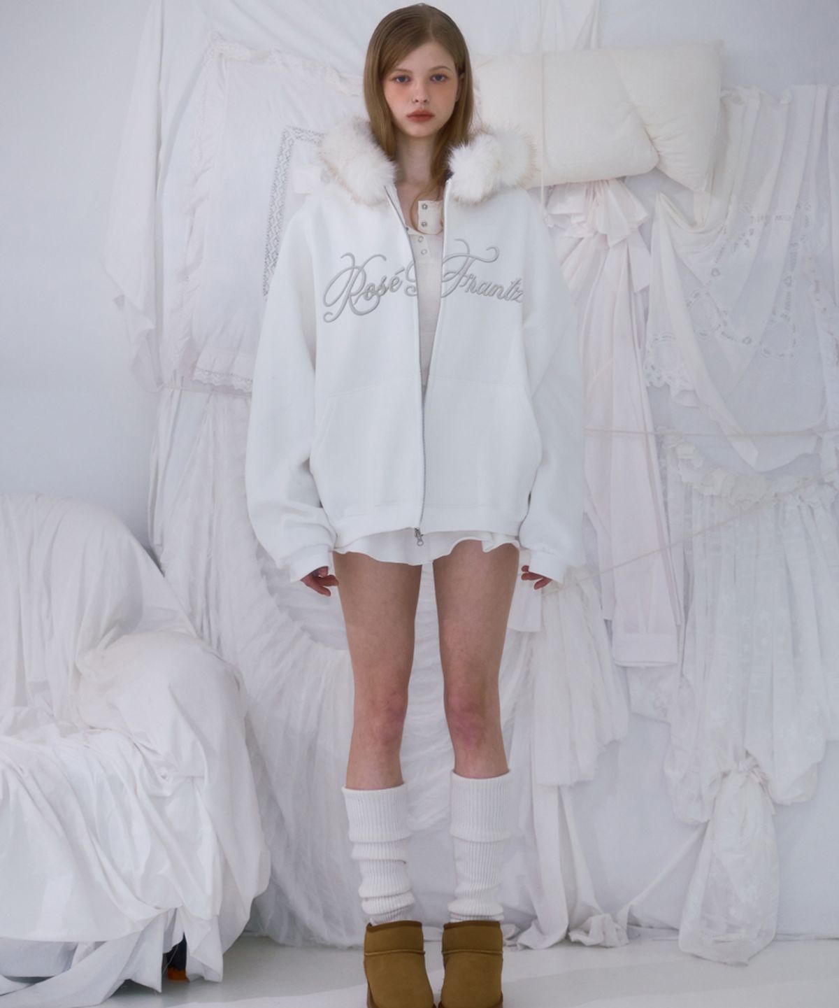 로제프란츠(ROSEFRANTZ) Fur Overfit Lettering Hood Zip-up [Ivory]