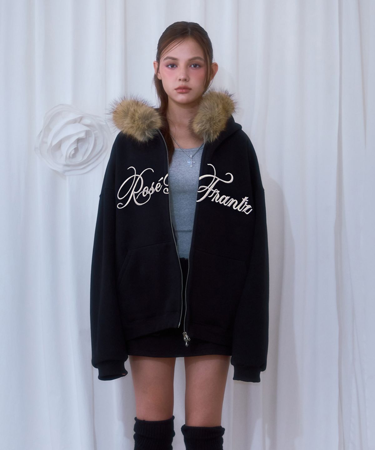 로제프란츠(ROSEFRANTZ) Fur Overfit Lettering Hood Zip-up [Black]