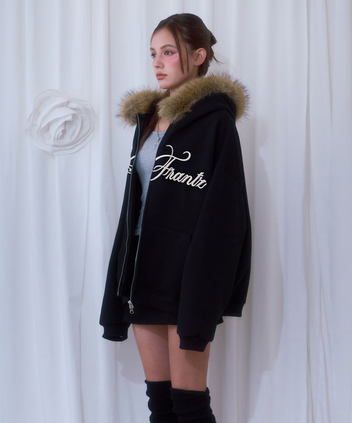 로제프란츠(ROSEFRANTZ) Fur Overfit Lettering Hood Zip-up [Black]