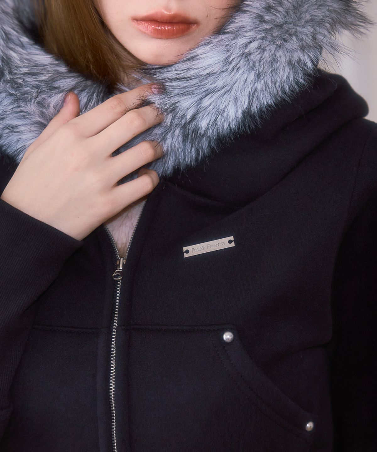 로제프란츠(ROSEFRANTZ) Fur Slim Rivet Hood Zip-up [Black]