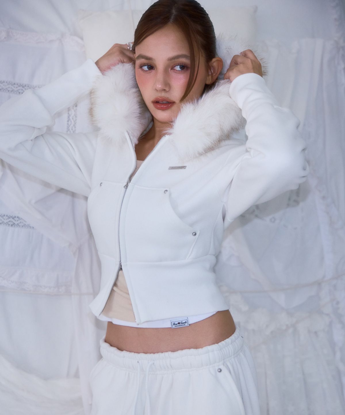 로제프란츠(ROSEFRANTZ) Fur Slim Rivet Hood Zip-up [Ivory]