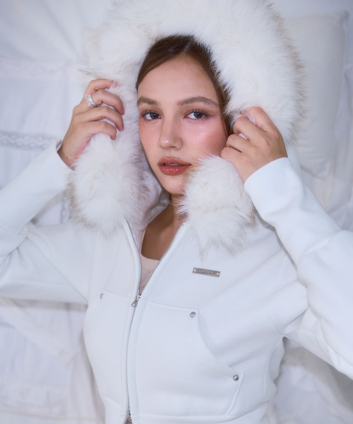 로제프란츠(ROSEFRANTZ) Fur Slim Rivet Hood Zip-up [Ivory]