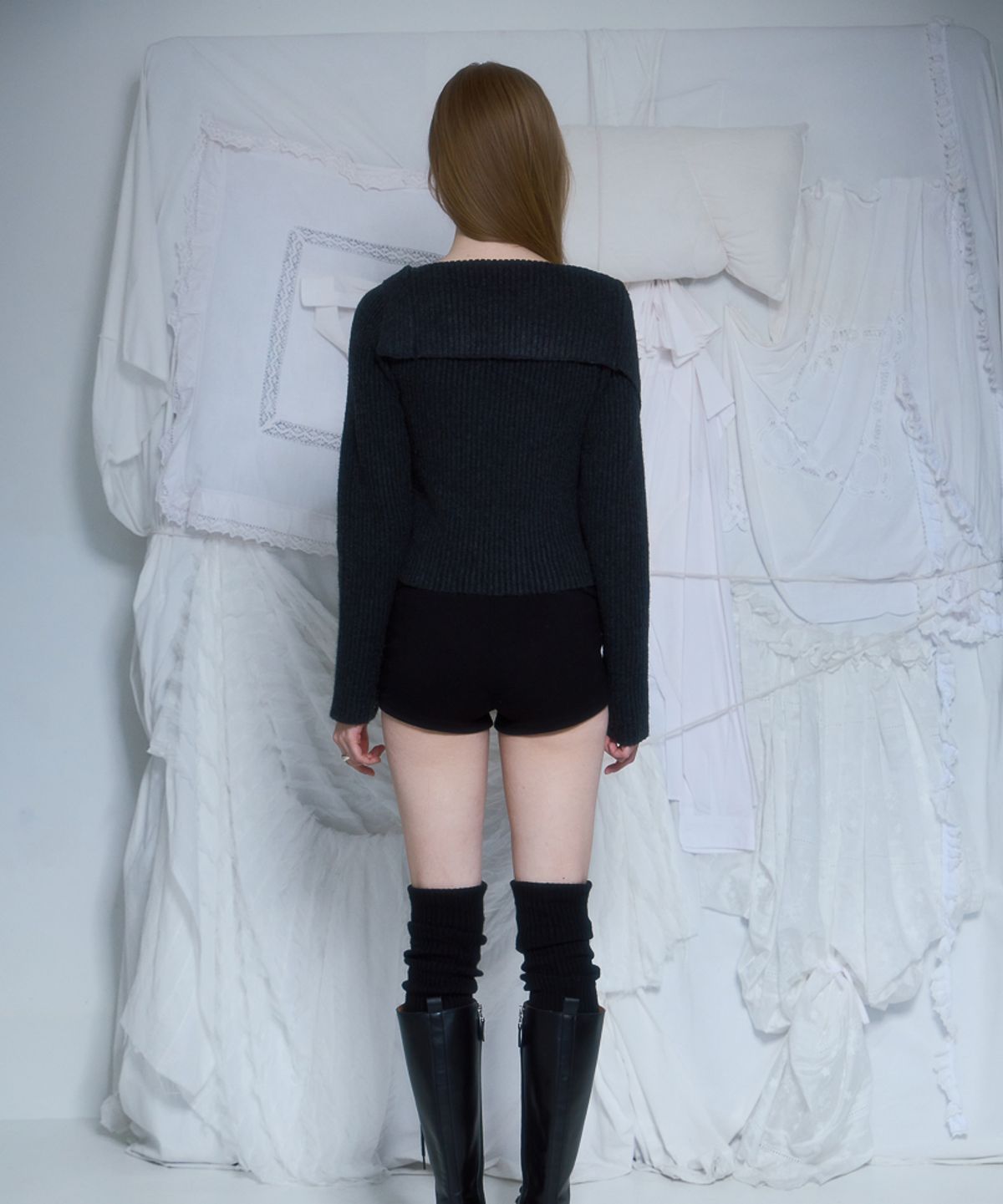 로제프란츠(ROSEFRANTZ) Unbalance Collar Button Knit [Charcoal]