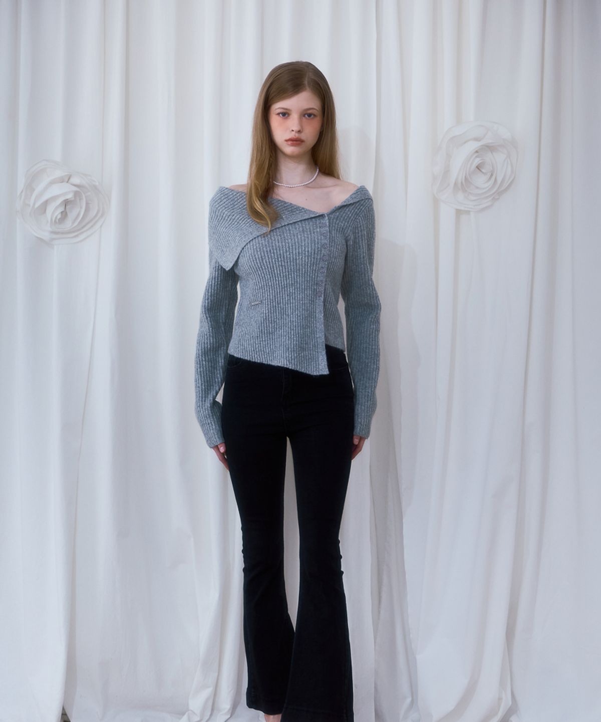 로제프란츠(ROSEFRANTZ) Unbalance Collar Button Knit [Gray]