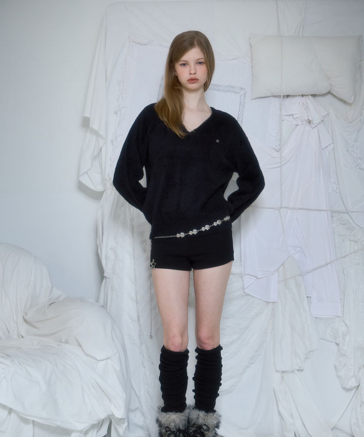 로제프란츠(ROSEFRANTZ) Fur V-neck Knit [Black]