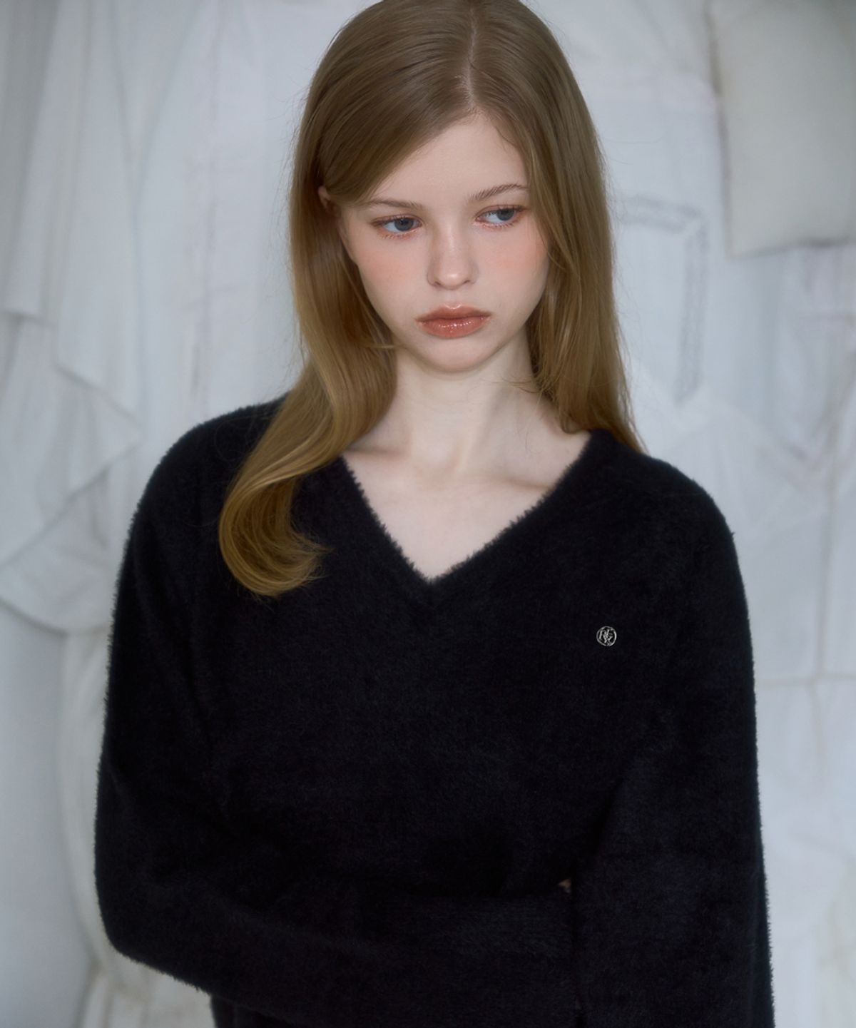 로제프란츠(ROSEFRANTZ) Fur V-neck Knit [Black]