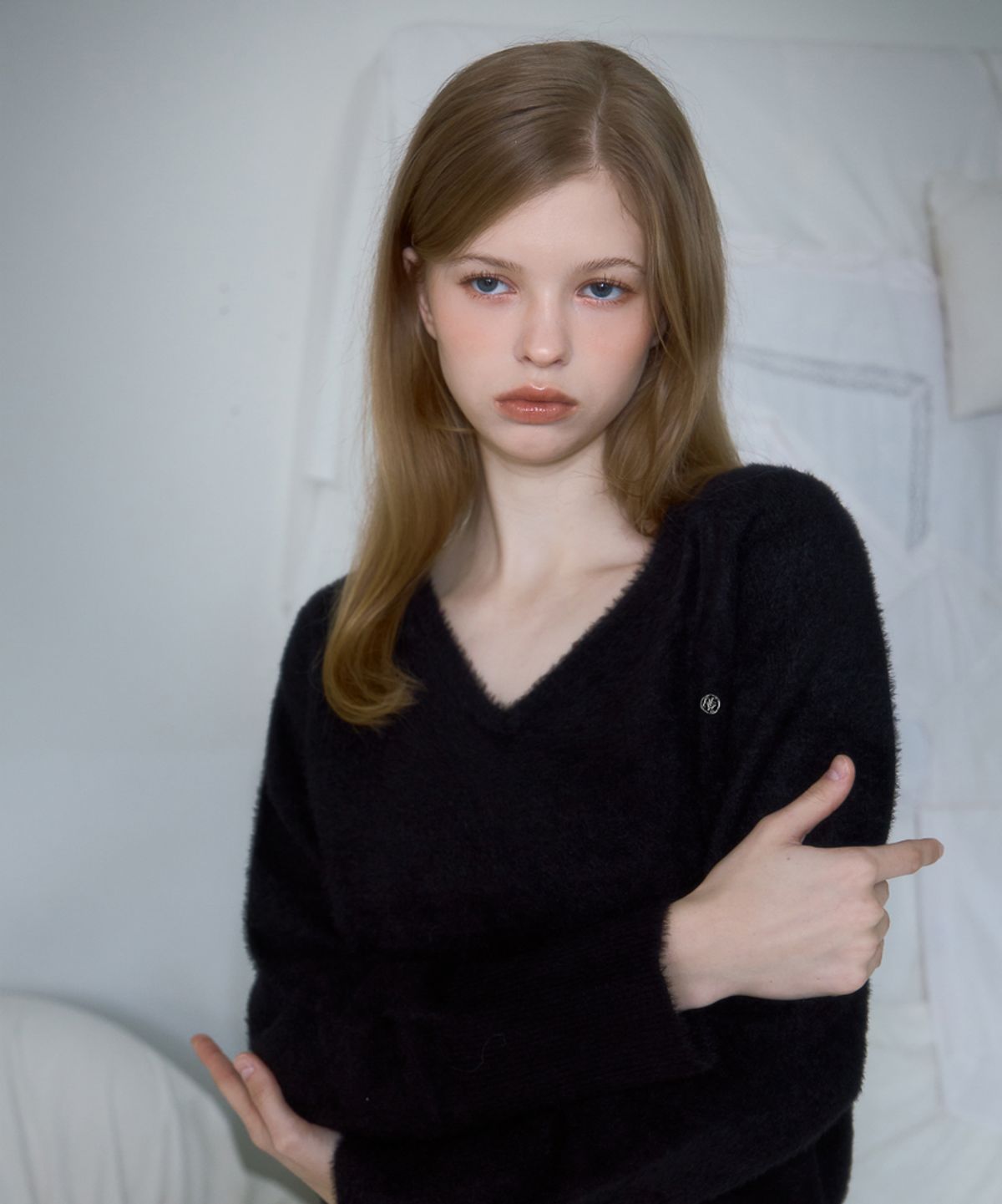 로제프란츠(ROSEFRANTZ) Fur V-neck Knit [Black]