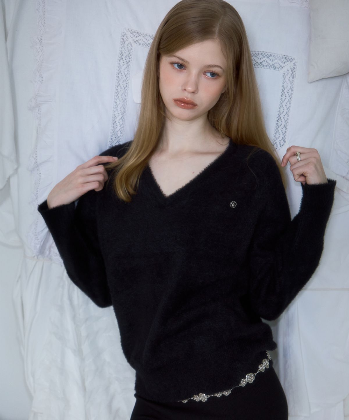 로제프란츠(ROSEFRANTZ) Fur V-neck Knit [Black]