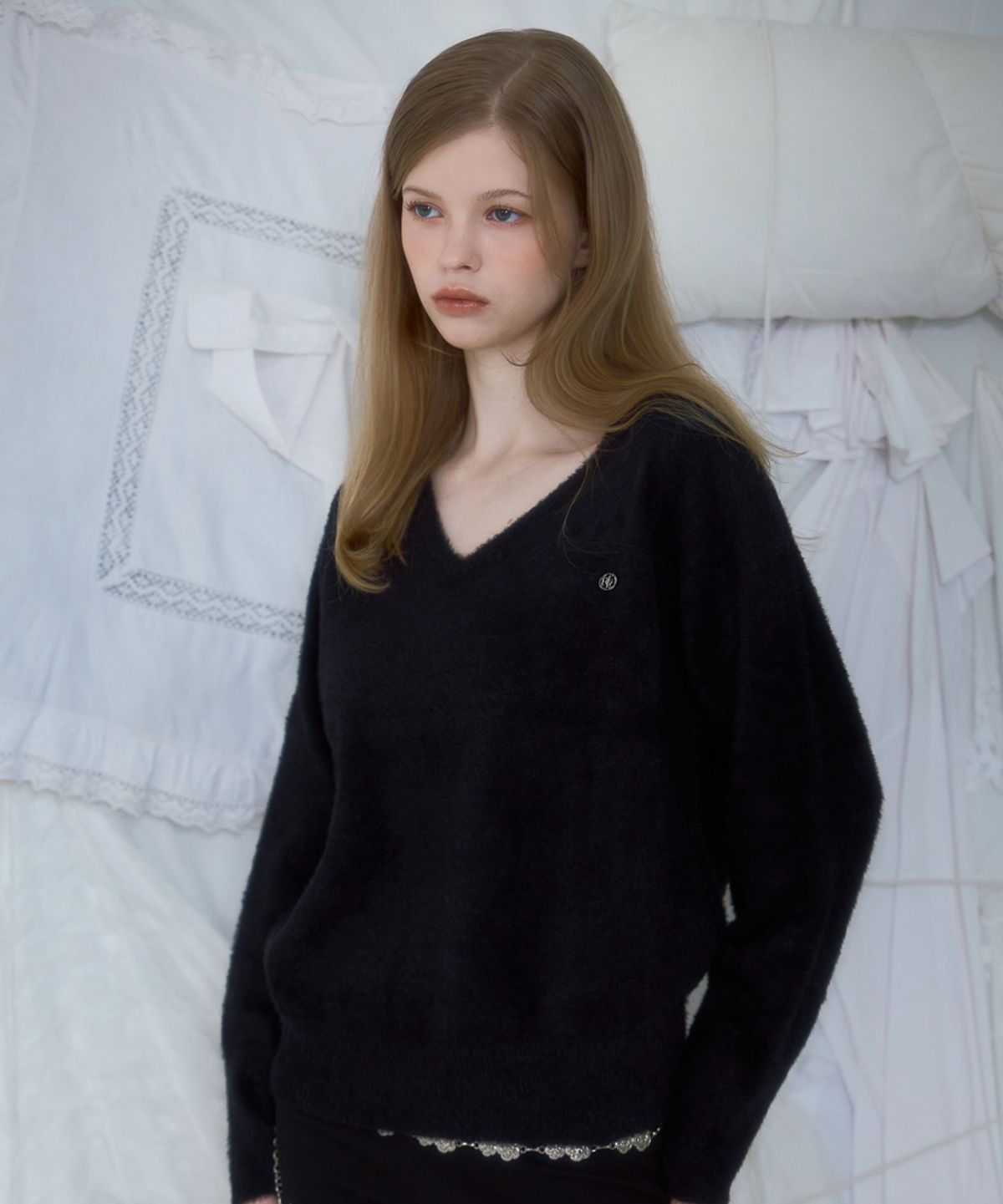 로제프란츠(ROSEFRANTZ) Fur V-neck Knit [Black]