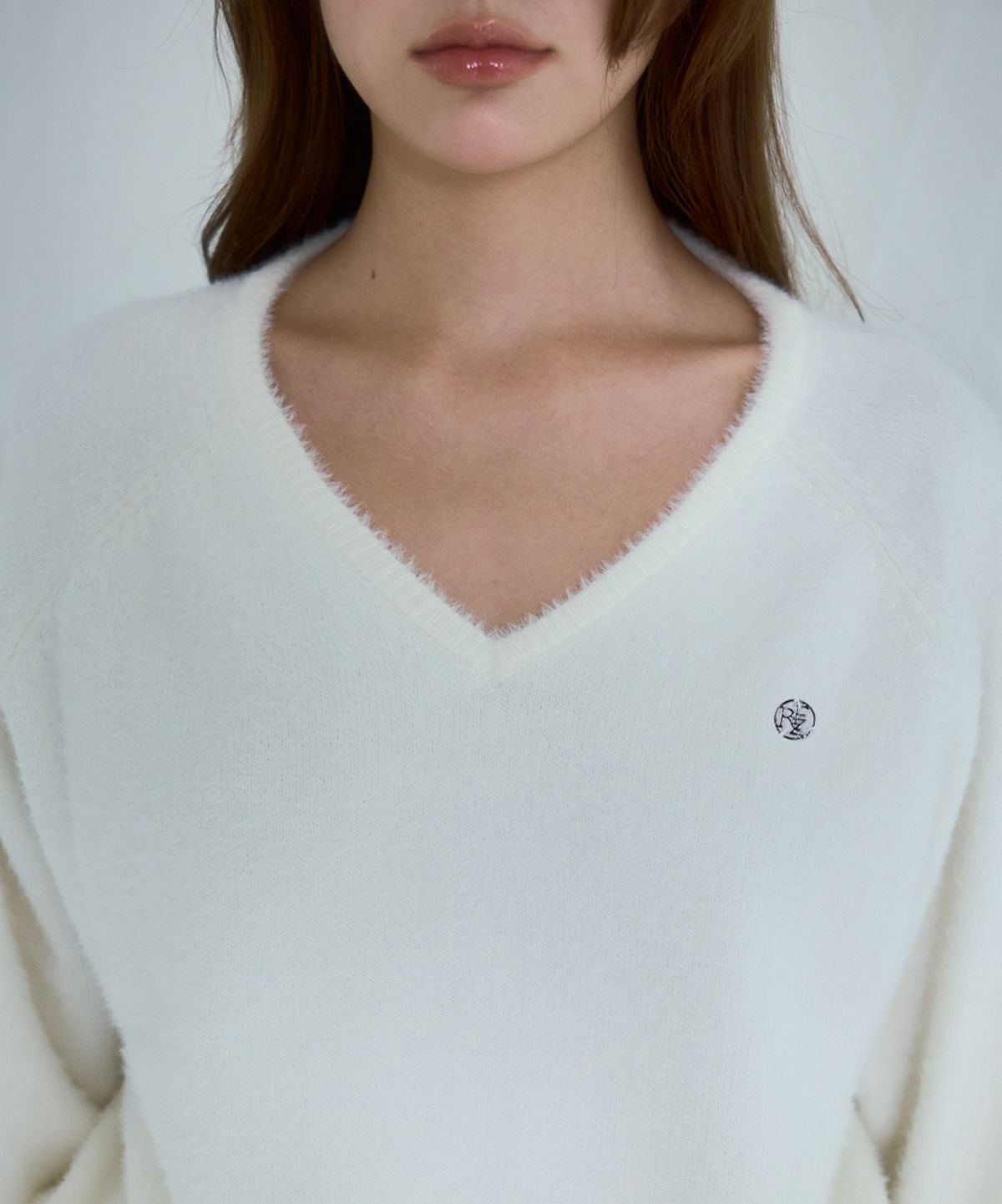로제프란츠(ROSEFRANTZ) Fur V-neck Knit [Ivory]