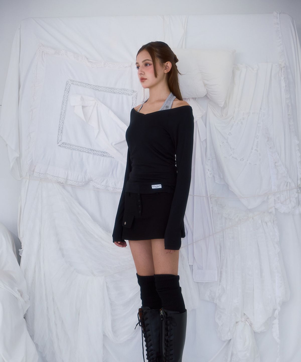 로제프란츠(ROSEFRANTZ) Soft Curve V-neck Long Sleeve [Black]