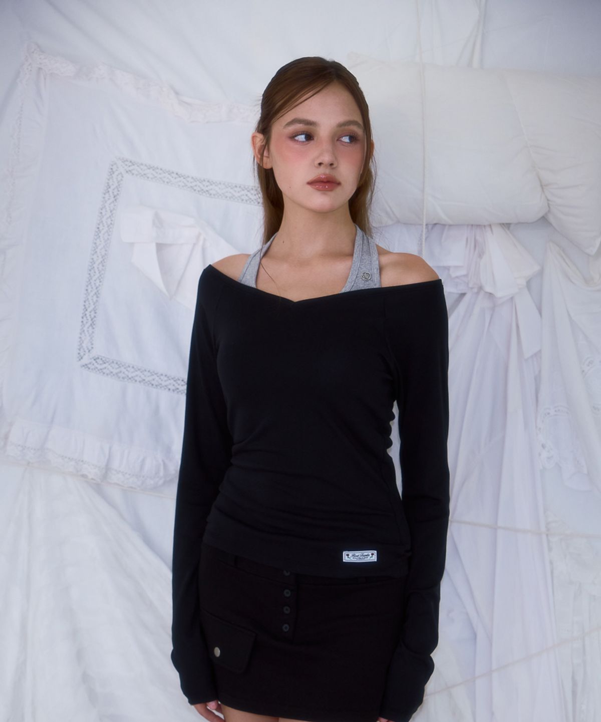 로제프란츠(ROSEFRANTZ) Soft Curve V-neck Long Sleeve [Black]
