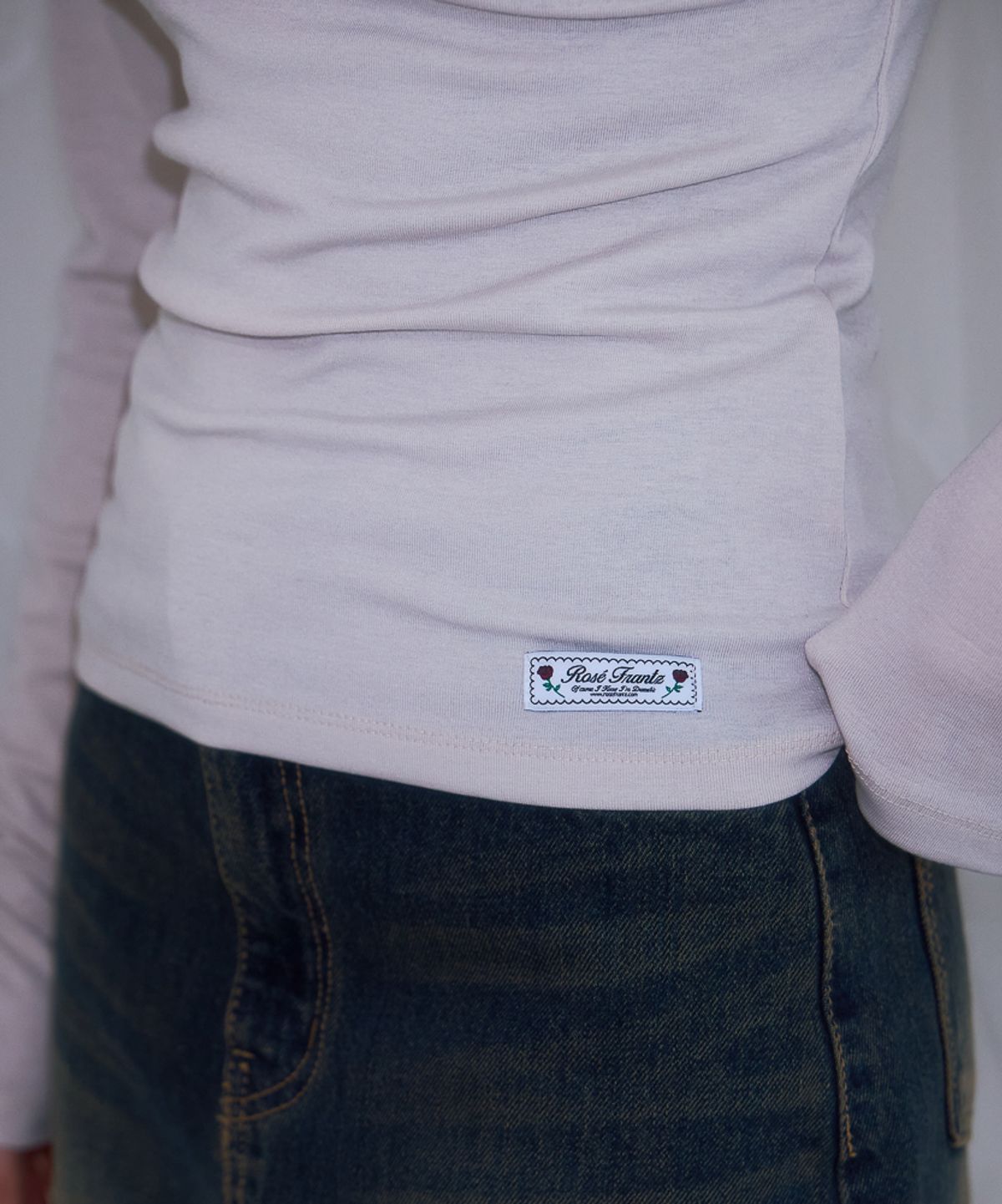 로제프란츠(ROSEFRANTZ) Soft Curve V-neck Long Sleeve [Beige]