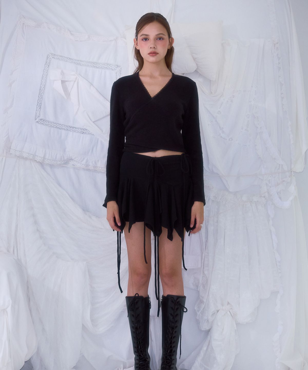 로제프란츠(ROSEFRANTZ) Lace Line Wrap Long Sleeve [Black]