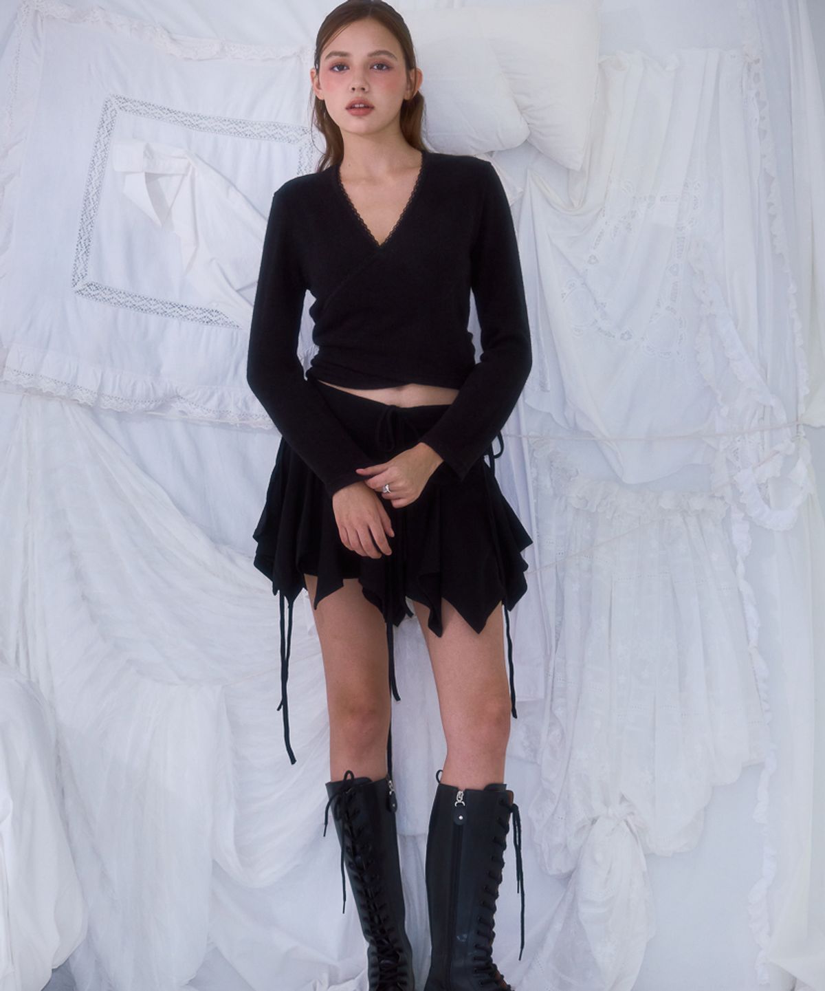 로제프란츠(ROSEFRANTZ) Lace Line Wrap Long Sleeve [Black]