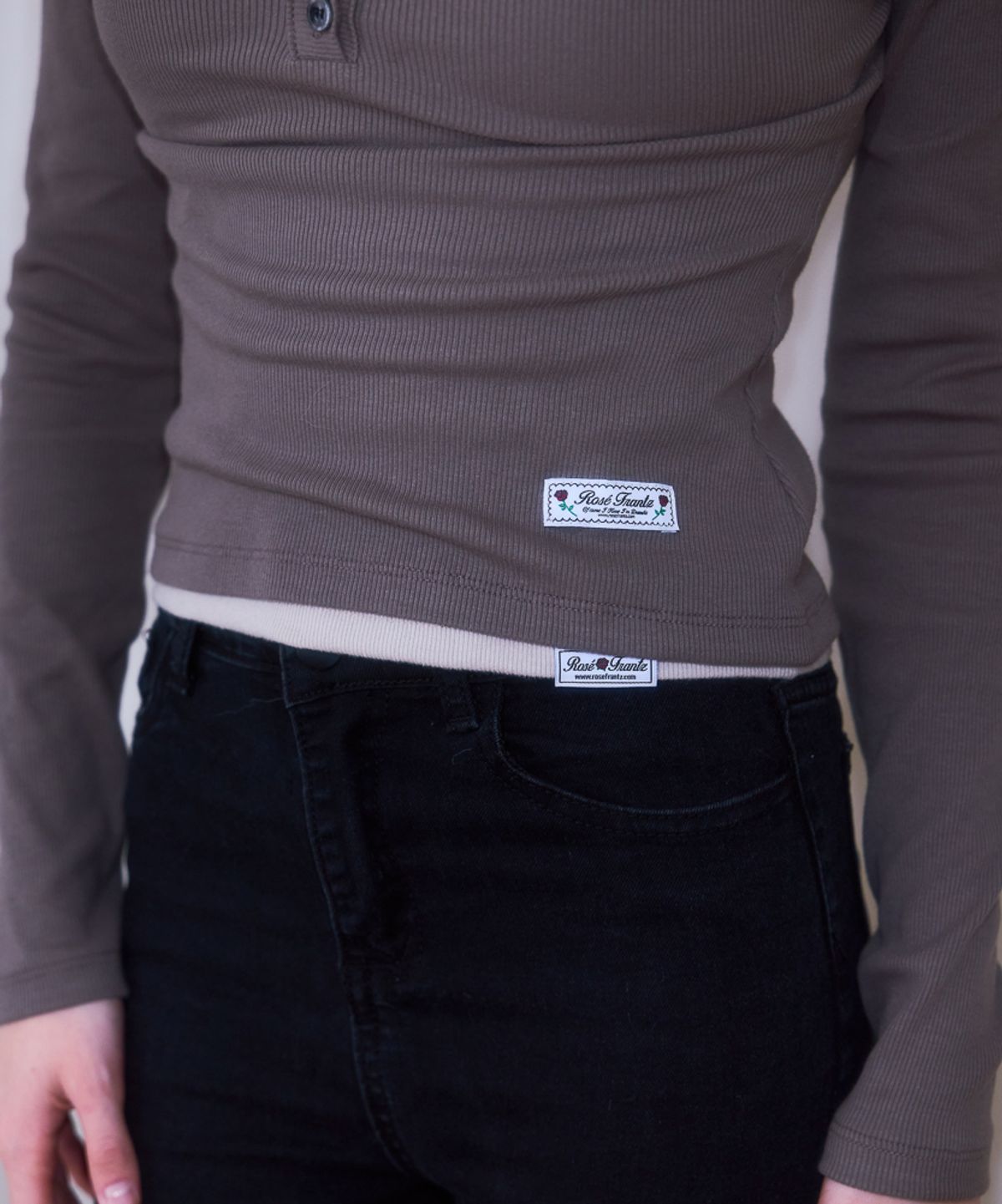 로제프란츠(ROSEFRANTZ) V-neck Button Long Sleeve [Brown]