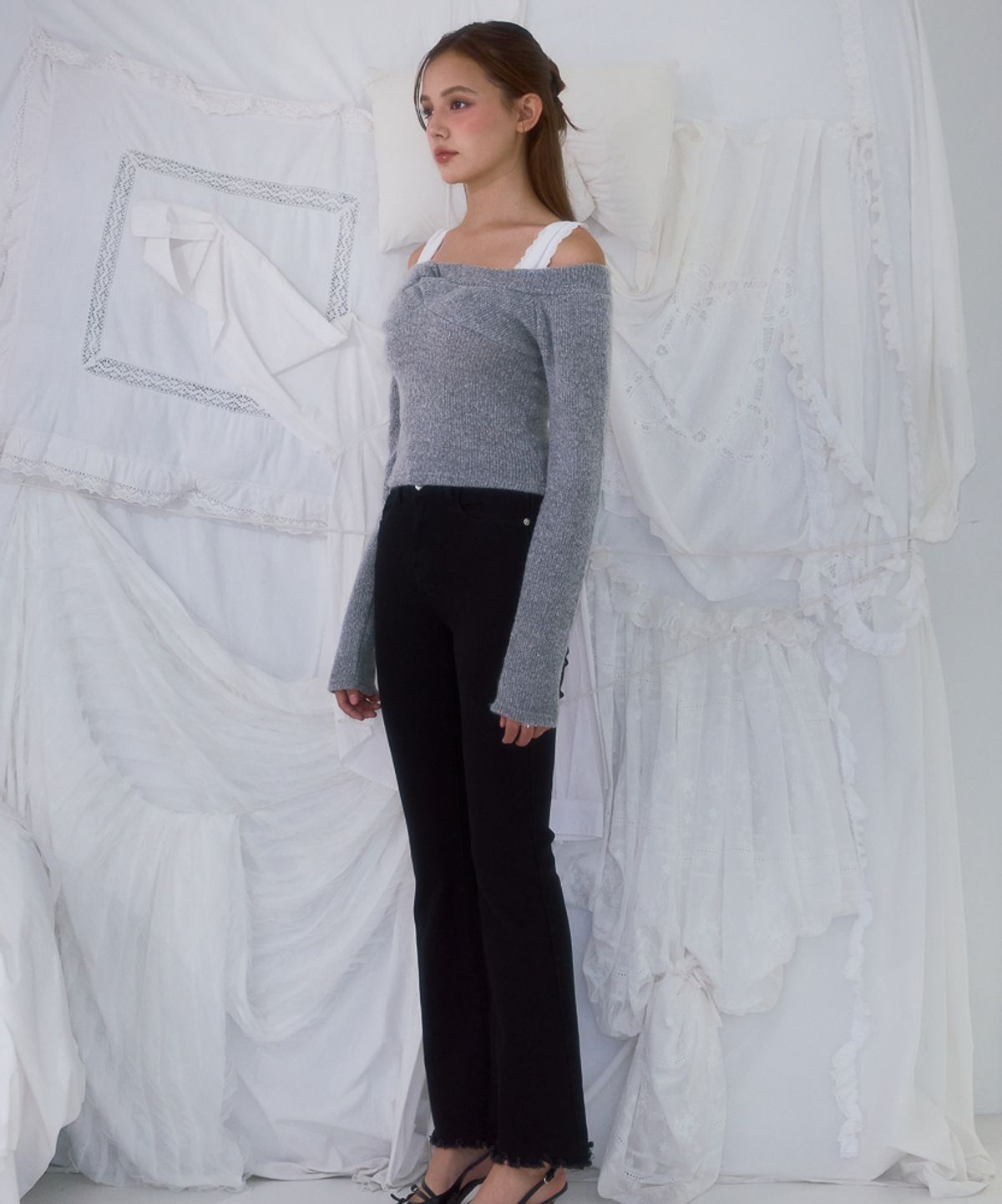 로제프란츠(ROSEFRANTZ) Twist Off Shoulder Long Sleeve [Gray]