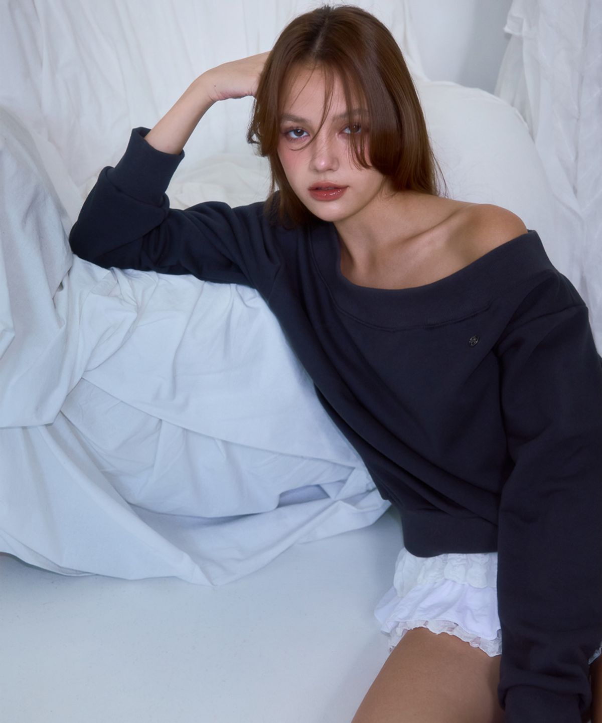 로제프란츠(ROSEFRANTZ) Off Shoulder Sweatshirt [Charcoal]