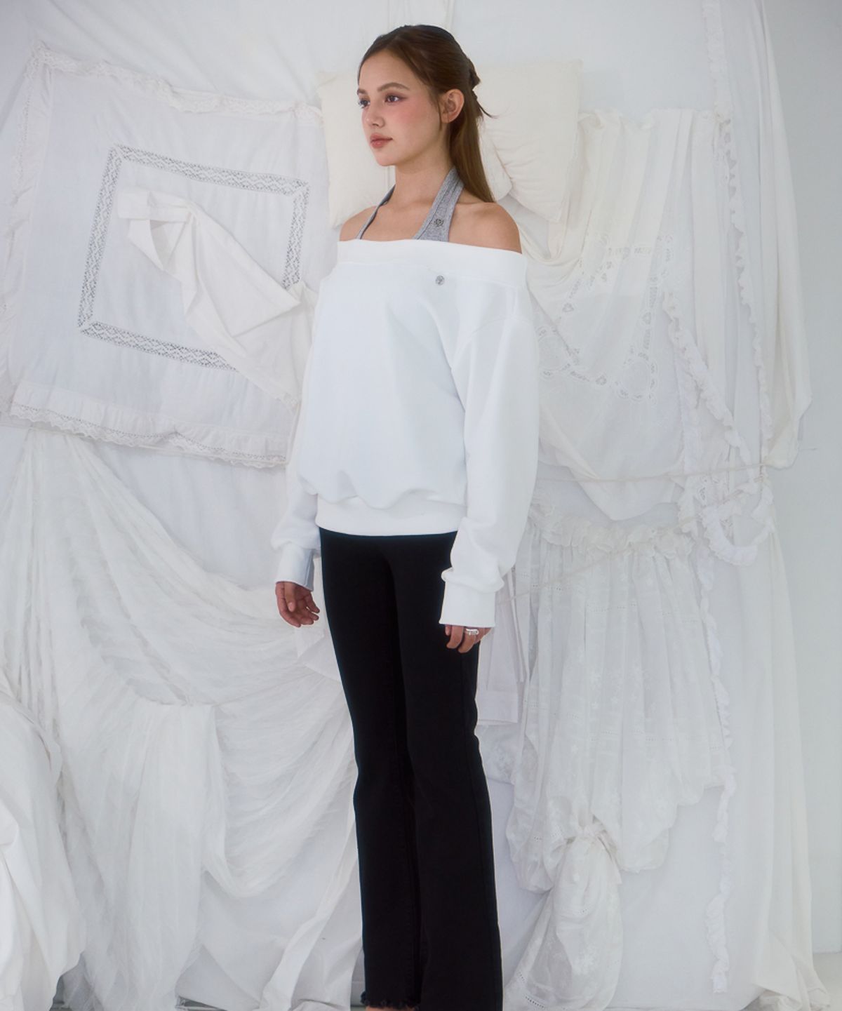 로제프란츠(ROSEFRANTZ) Off Shoulder Sweatshirt [Ivory]
