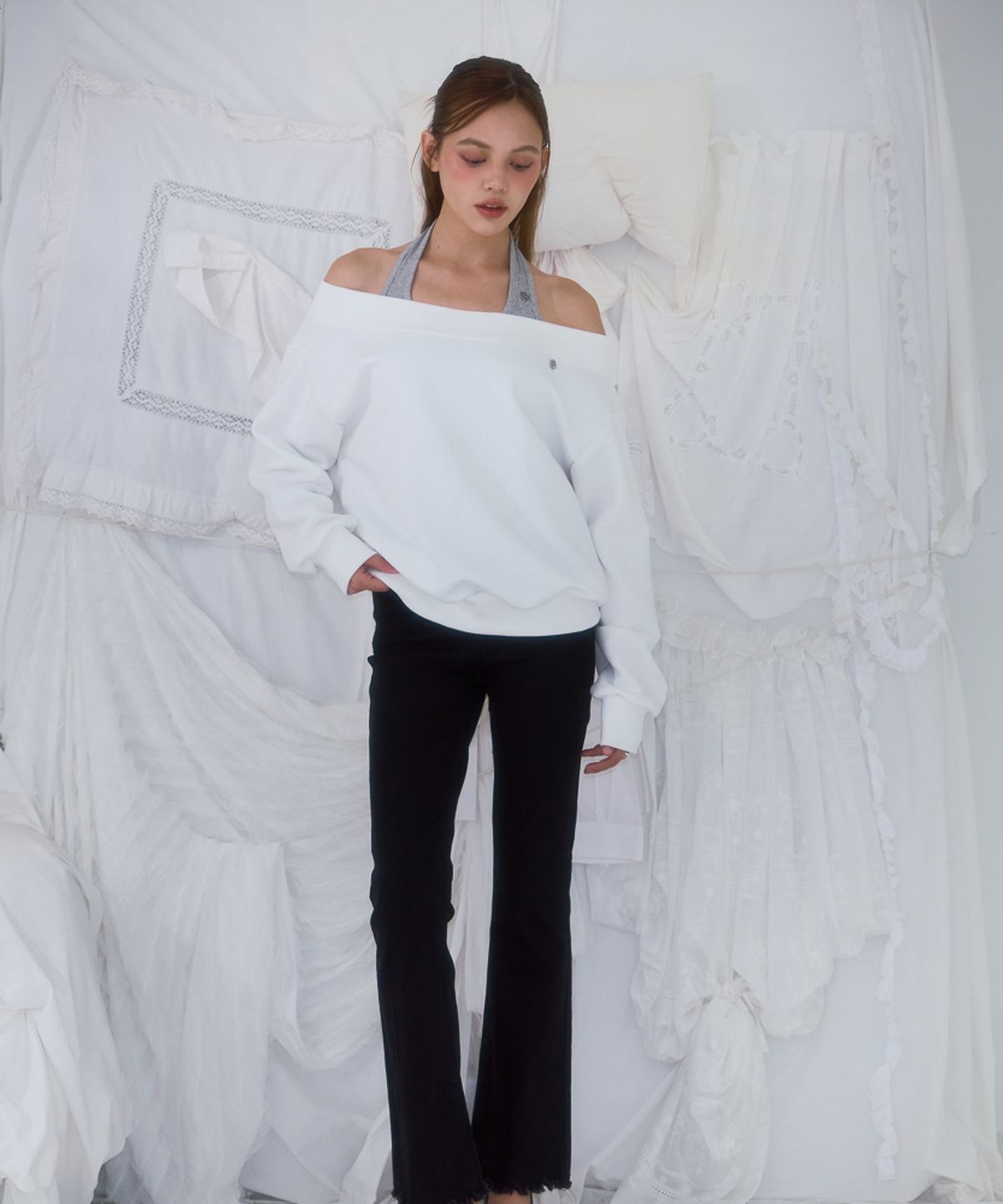 로제프란츠(ROSEFRANTZ) Off Shoulder Sweatshirt [Ivory]