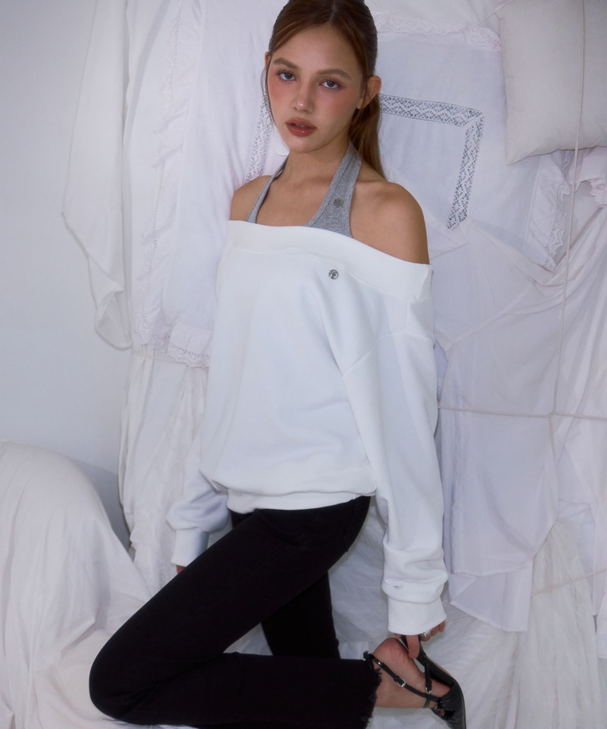 로제프란츠(ROSEFRANTZ) Off Shoulder Sweatshirt [Ivory]