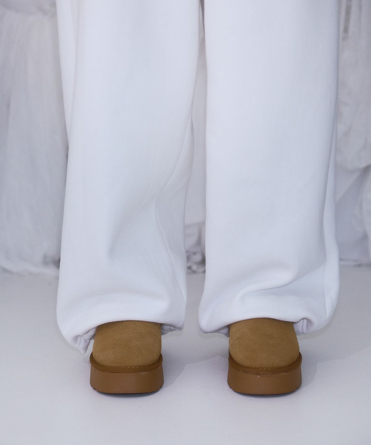 로제프란츠(ROSEFRANTZ) Back Point 2Way Sweatpants [Ivory]