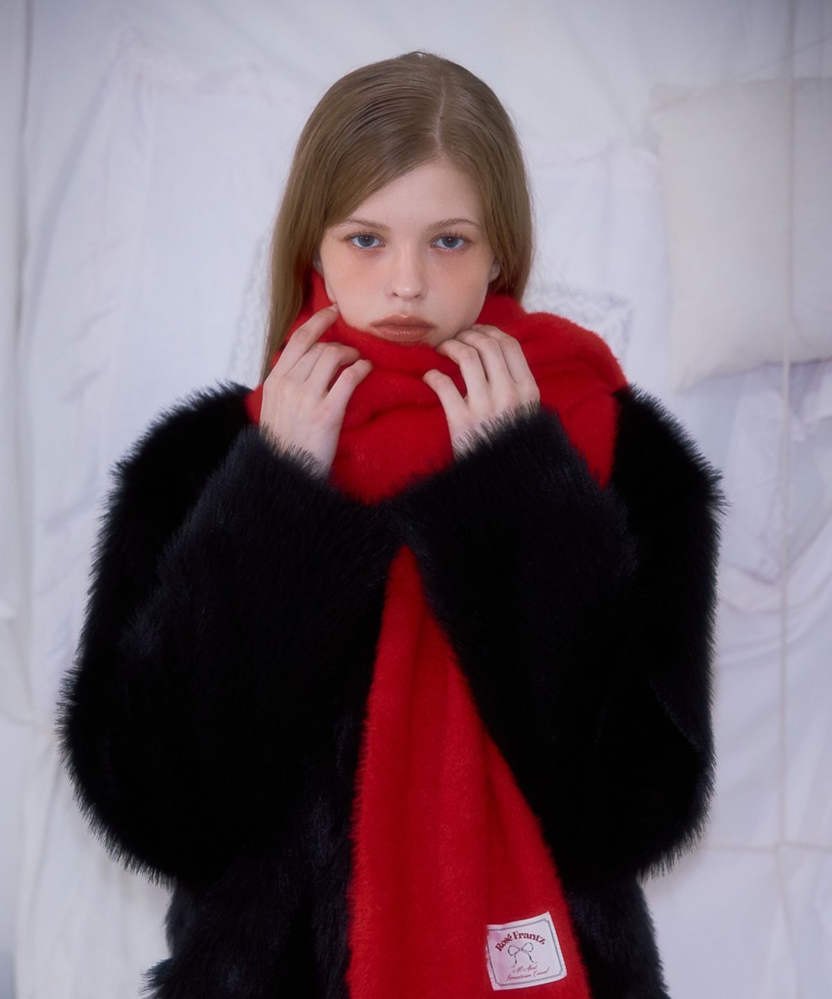로제프란츠(ROSEFRANTZ) Cozy Fur Muffler [Red]