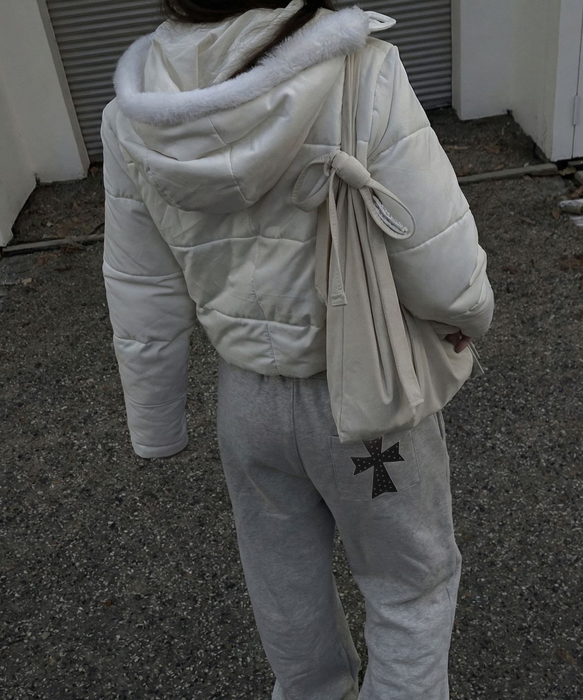 그레이버(GRAVER) [UNISEX]DOT CROSS 로고 자수 트레이닝 와이드 팬츠_2color