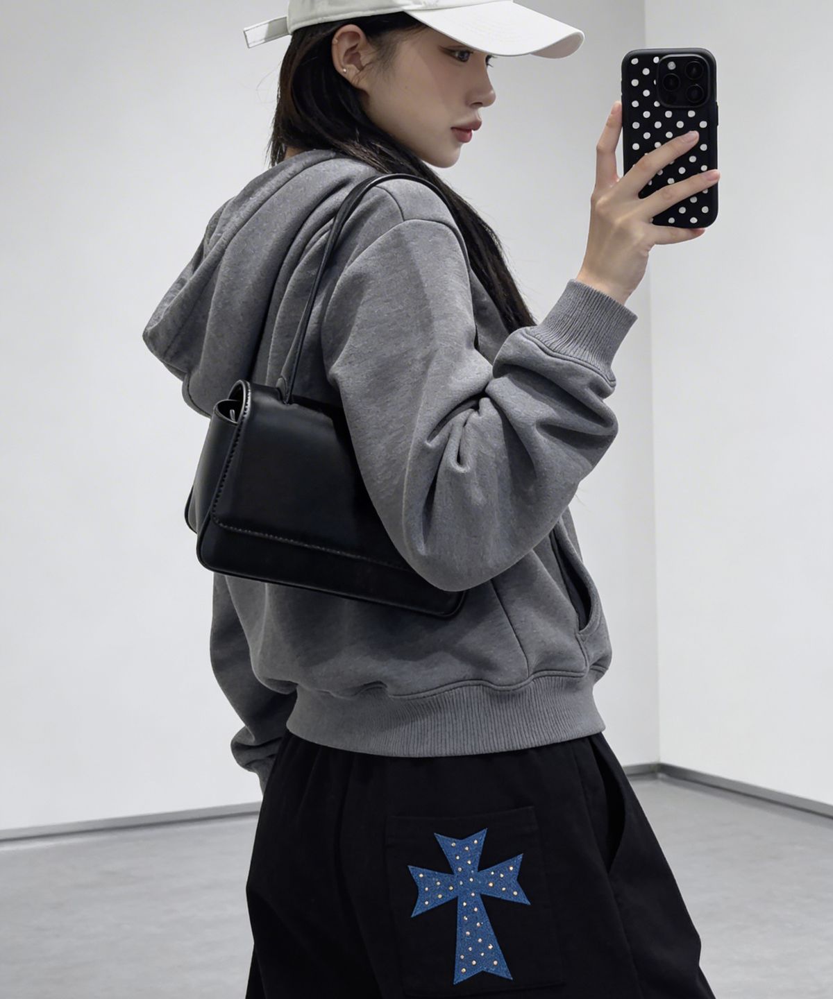 그레이버(GRAVER) [UNISEX]DOT CROSS 로고 자수 트레이닝 와이드 팬츠_2color