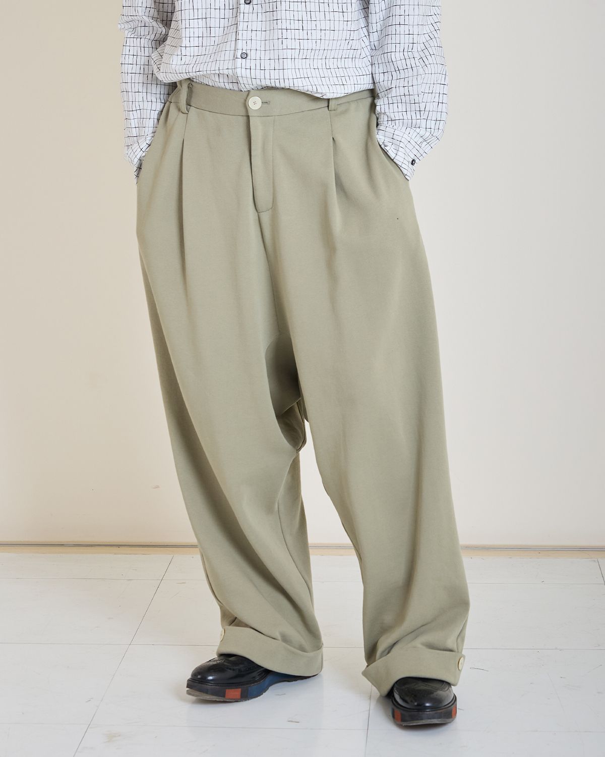 와이쏘씨리얼즈(WHYSOCEREALZ) Wide Baggie Trousers (olive)