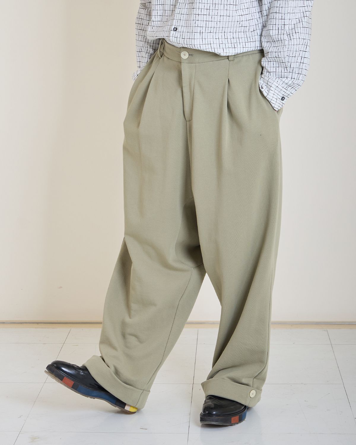 와이쏘씨리얼즈(WHYSOCEREALZ) Wide Baggie Trousers (olive)