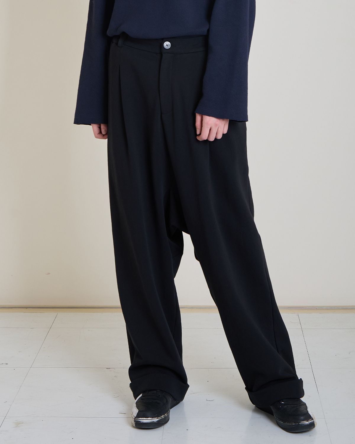 와이쏘씨리얼즈(WHYSOCEREALZ) Wide Baggie Trousers (black)