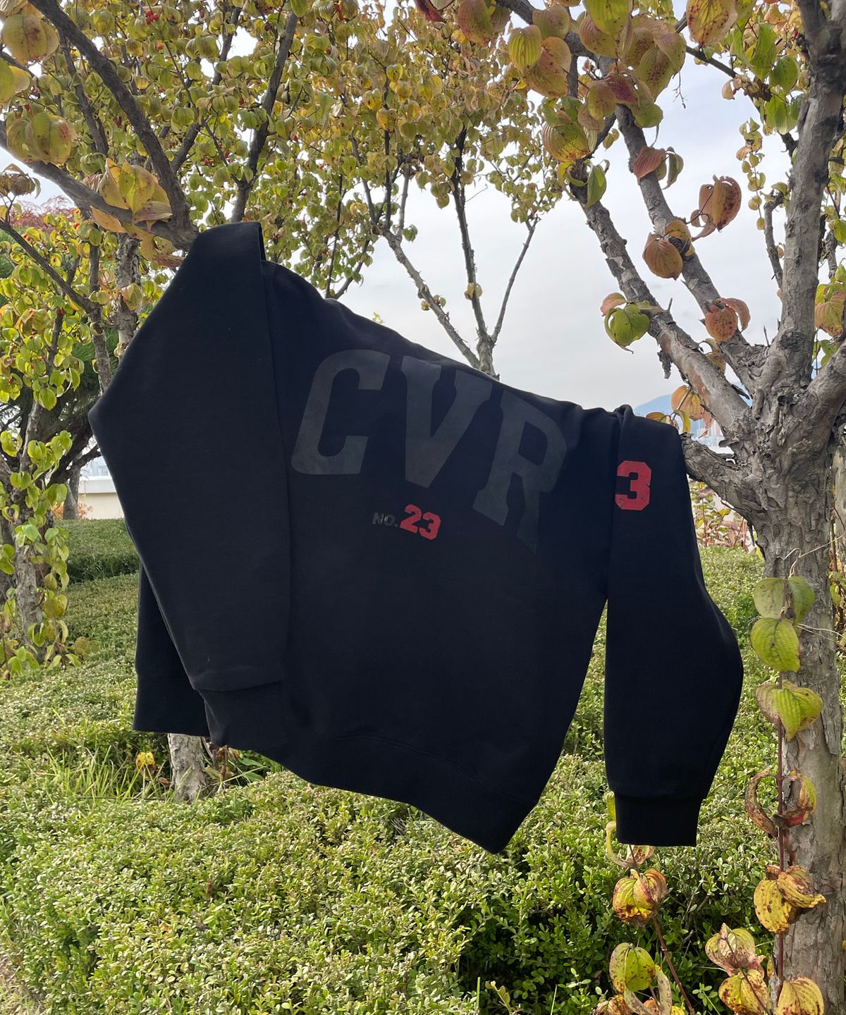 커버라이즈(COVERIZE) CVR 23 그래픽 맨투맨 (GRAY)