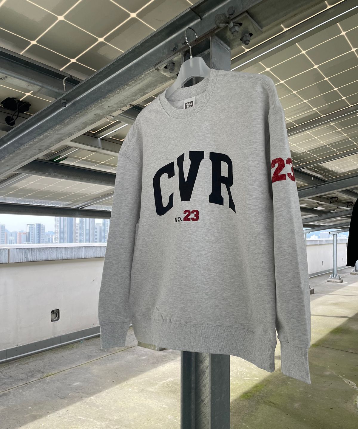 커버라이즈(COVERIZE) CVR 23 그래픽 맨투맨 (GRAY)