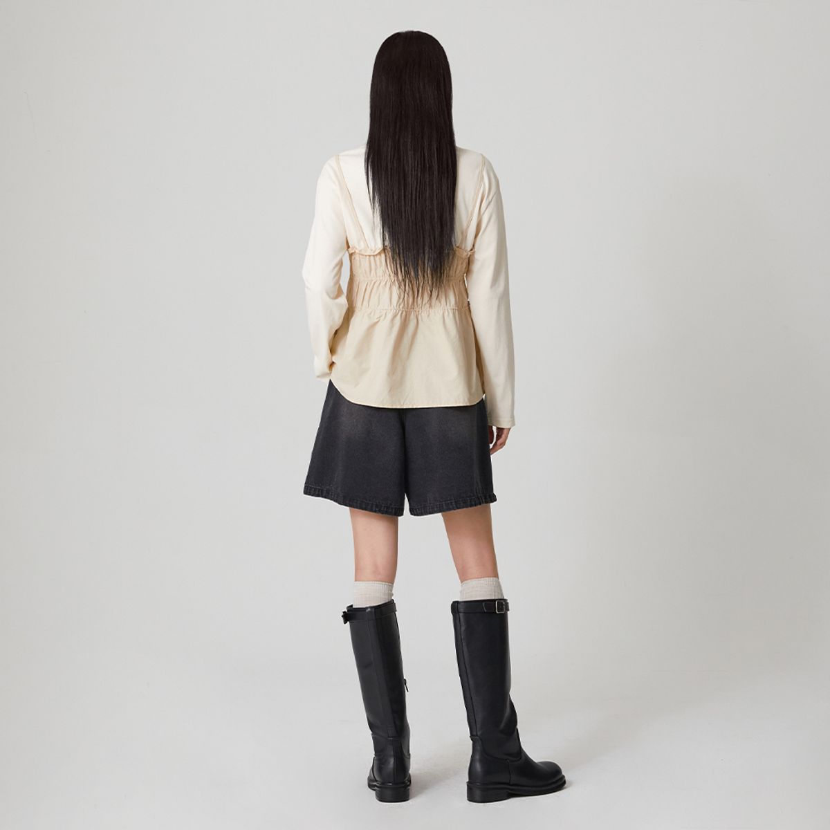 랩(LAP) 뷔스티에 배색 긴팔티셔츠 AR3WB867