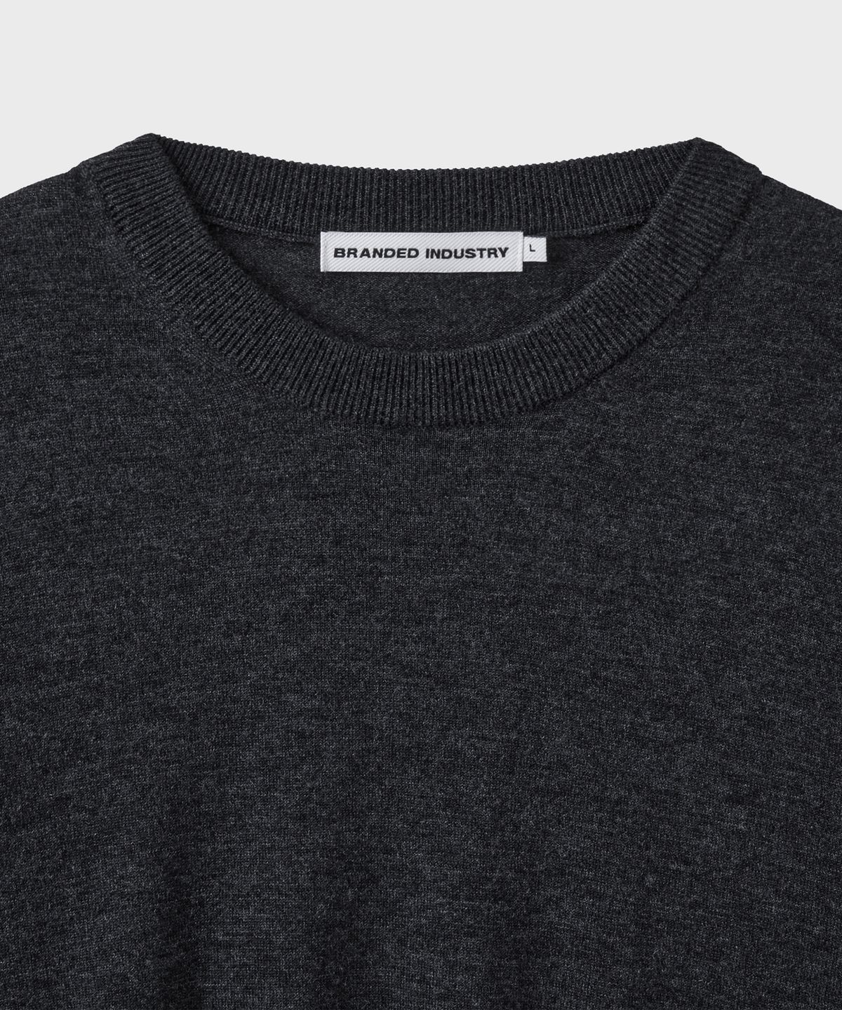 브랜디드(BRANDED) [SUPERIOR] ESSENTIAL SUPERFINE ROUND KNIT [CHARCOAL]