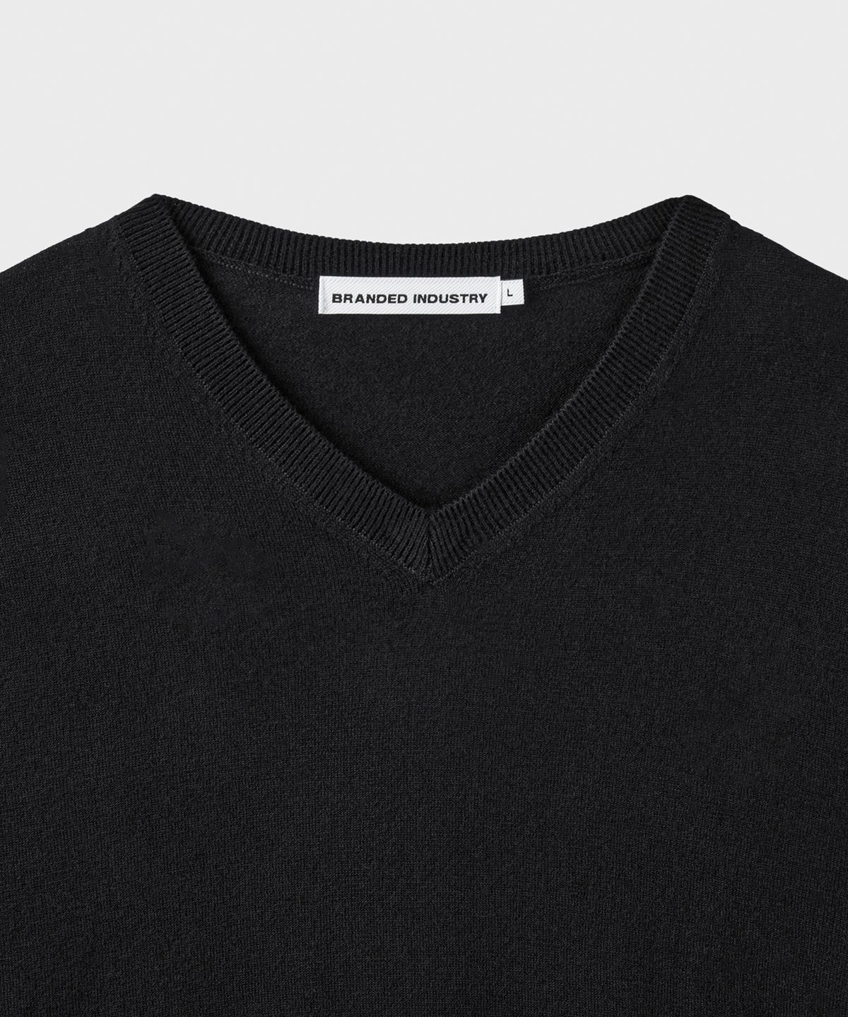 브랜디드(BRANDED) [SUPERIOR] ESSENTIAL SUPERFINE V-NECK KNIT [BLACK]