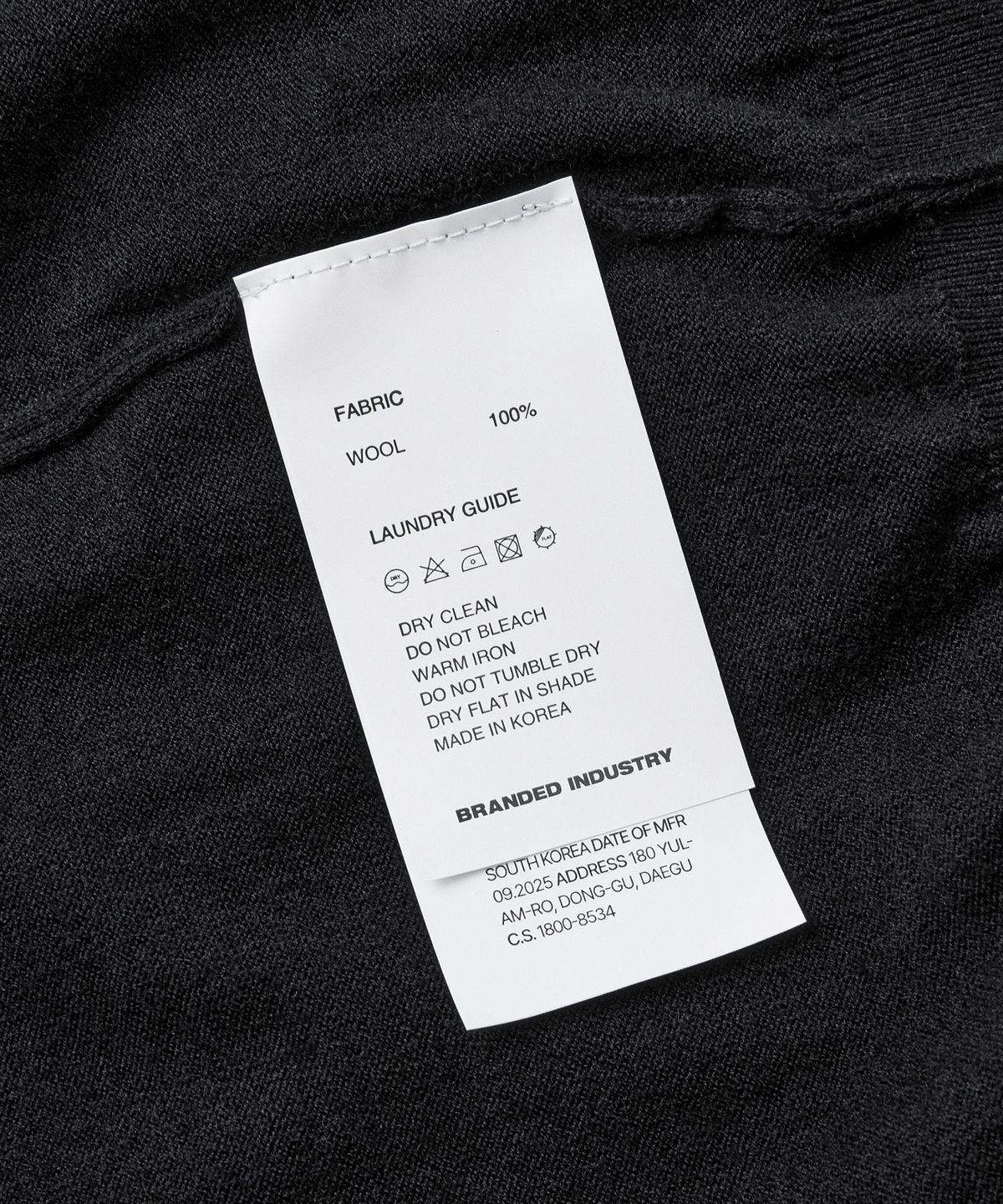 브랜디드(BRANDED) [SUPERIOR] ESSENTIAL SUPERFINE V-NECK KNIT [BLACK]