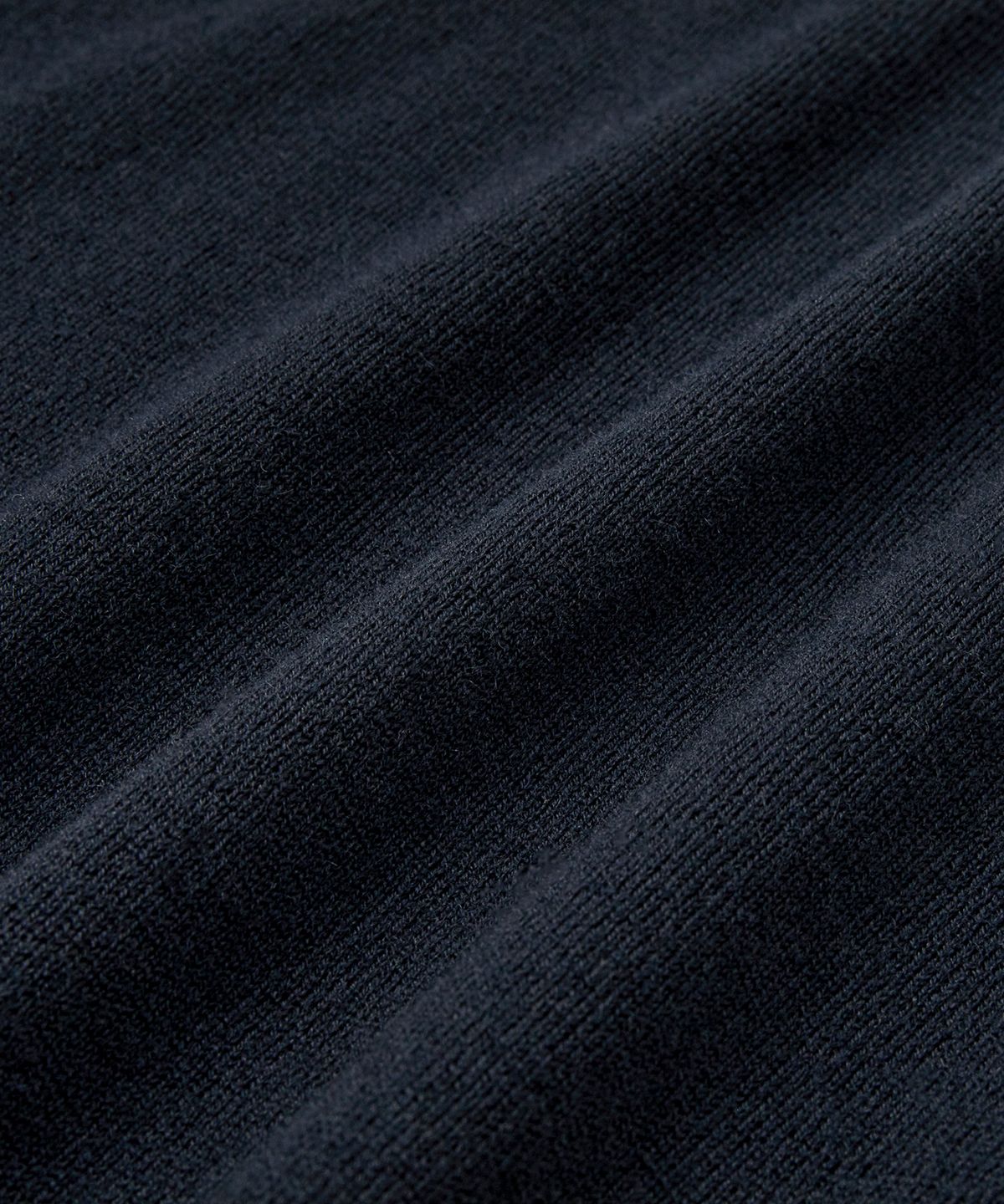 브랜디드(BRANDED) [SUPERIOR] ESSENTIAL SUPERFINE V-NECK KNIT [DARK NAVY]
