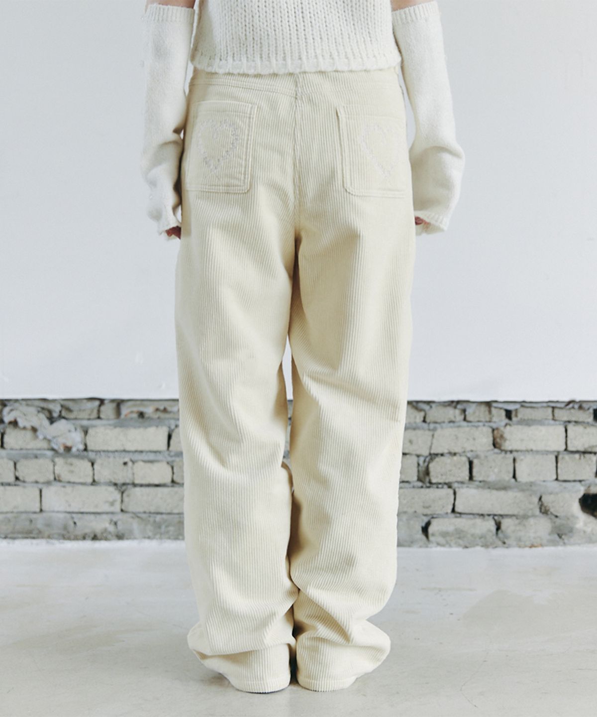 셀리테일즈(CELITAILS) HEART EMBROIDERY CORDUROY WIDE PANTS_IVORY