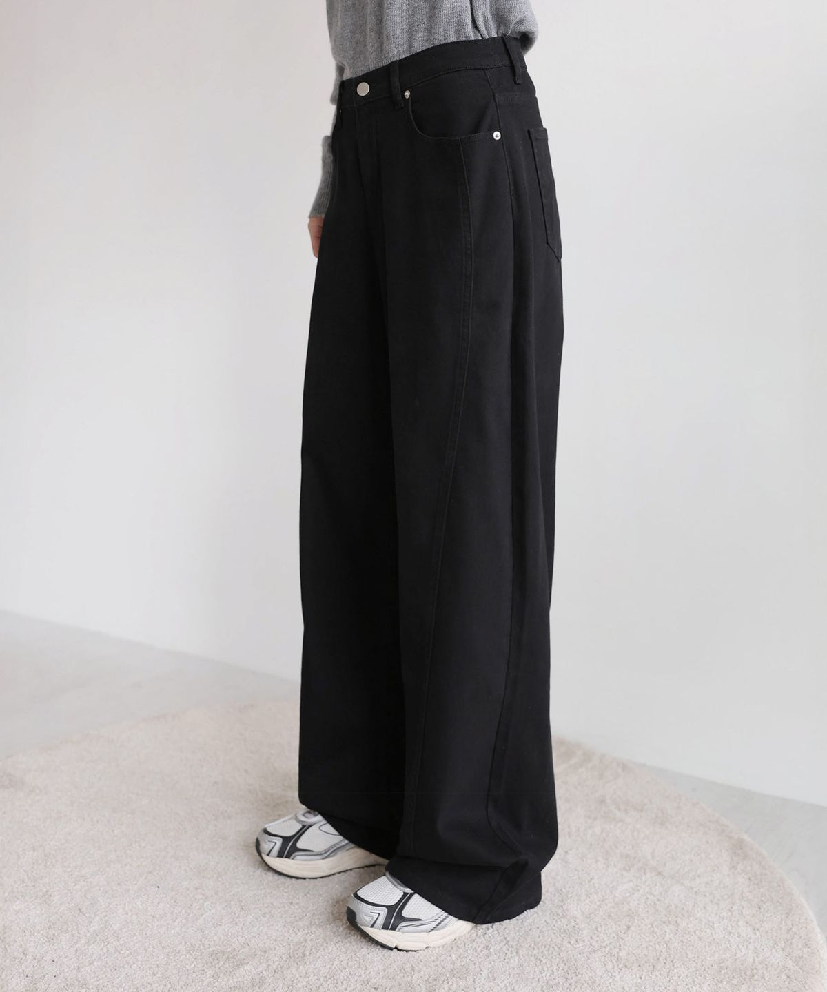 빼빼(BBAEBBAE) 기모 블랙 커브드 라인 와이드 면팬츠