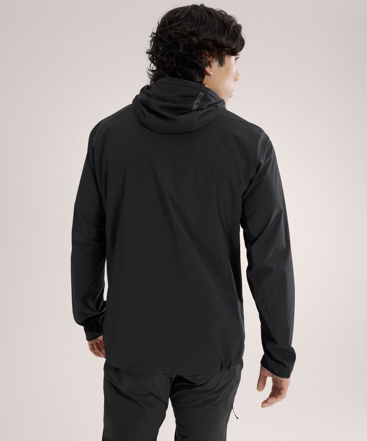 아크테릭스(ARCTERYX) 아톰 SL 후디 남성 - BLACK / AJPFM09560