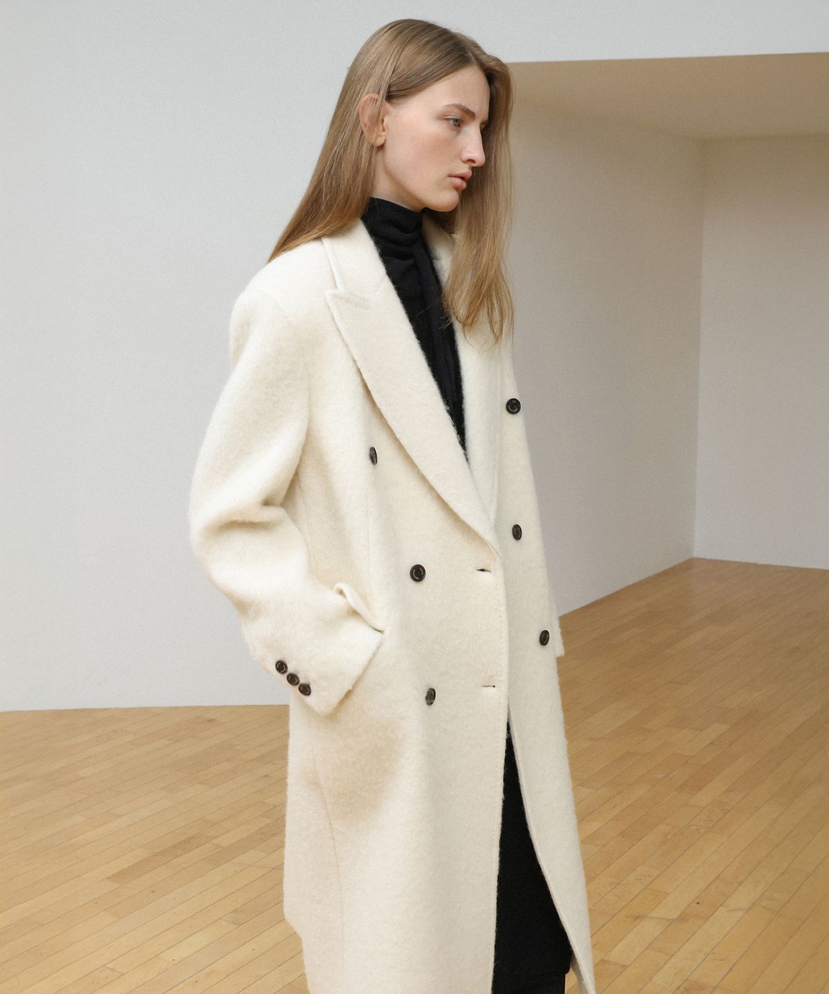 르바(LEVAR) Hairy Alpaca Blended Classic Coat - Vanilla Cream