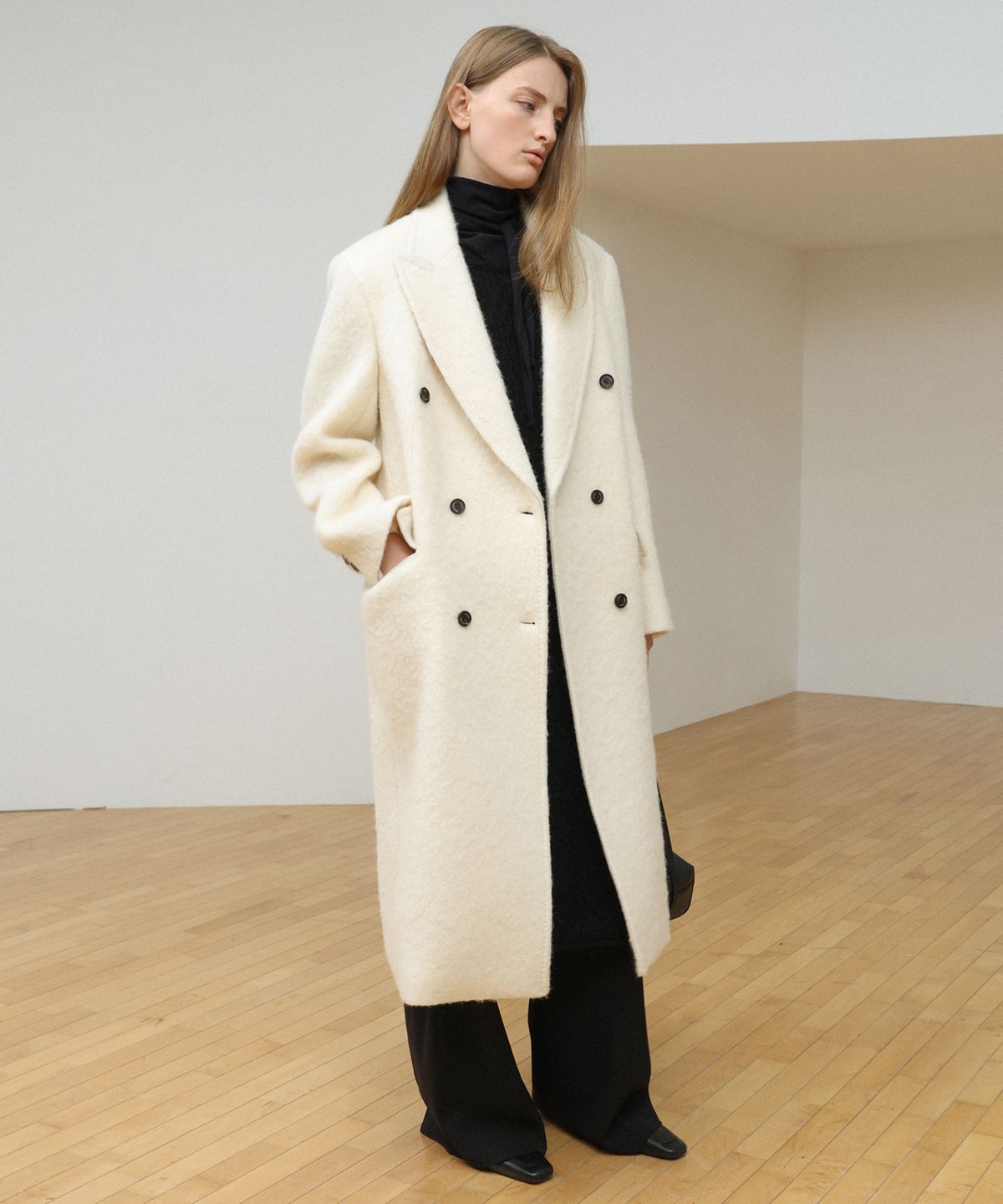 르바(LEVAR) Hairy Alpaca Blended Classic Coat - Vanilla Cream