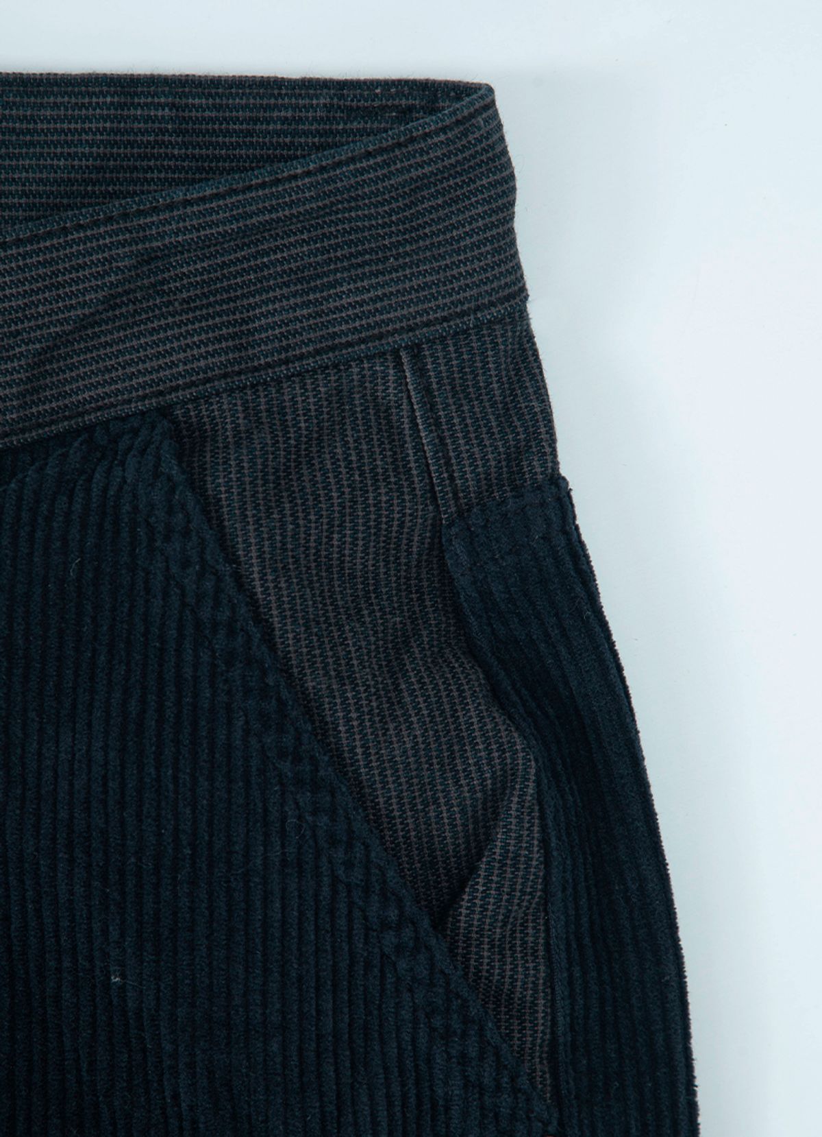 애즈온(ASON) KNOCK CORDUROY PANTS