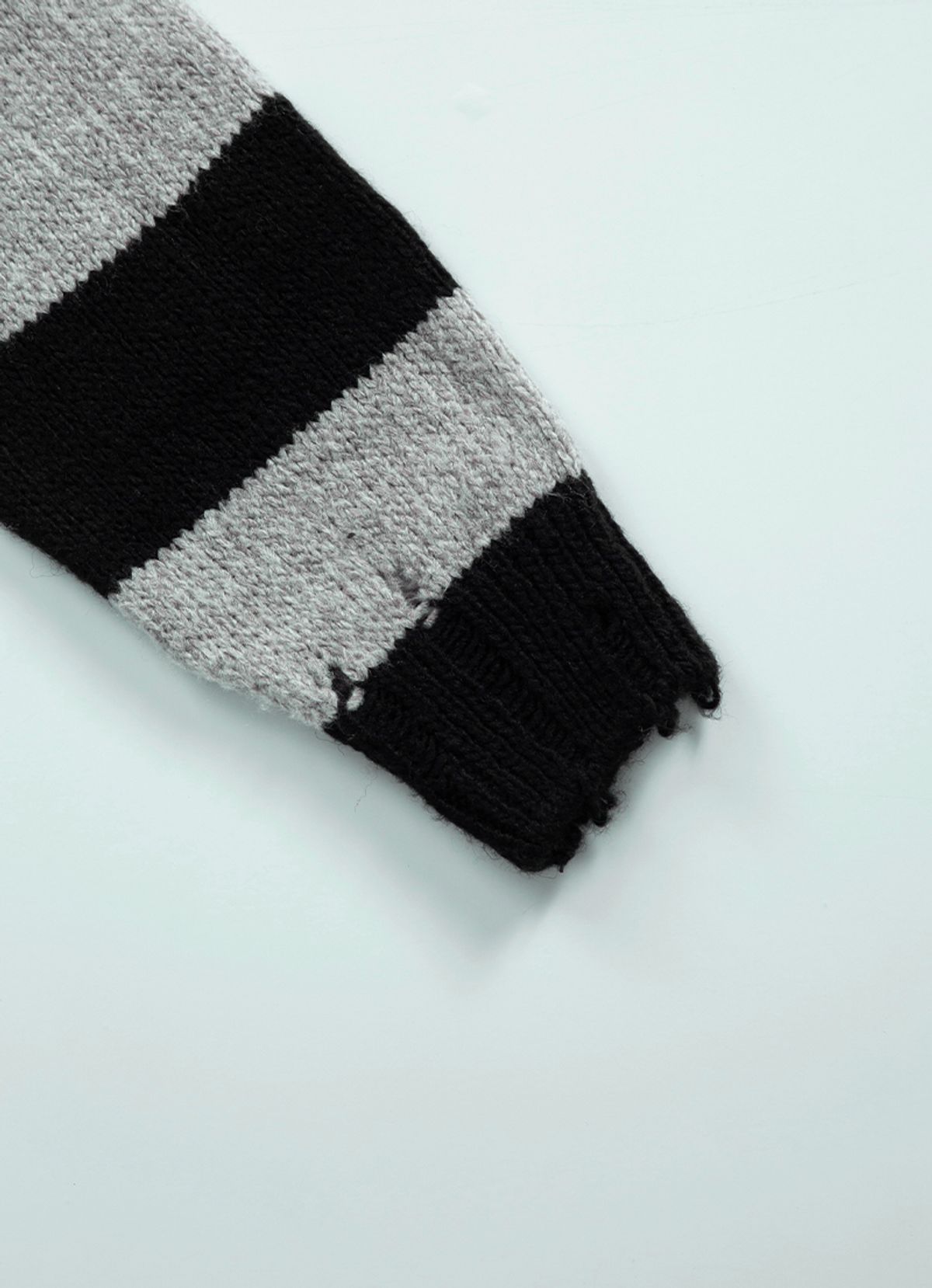 애즈온(ASON) SORI OFF STRIPE KNIT / BLACK
