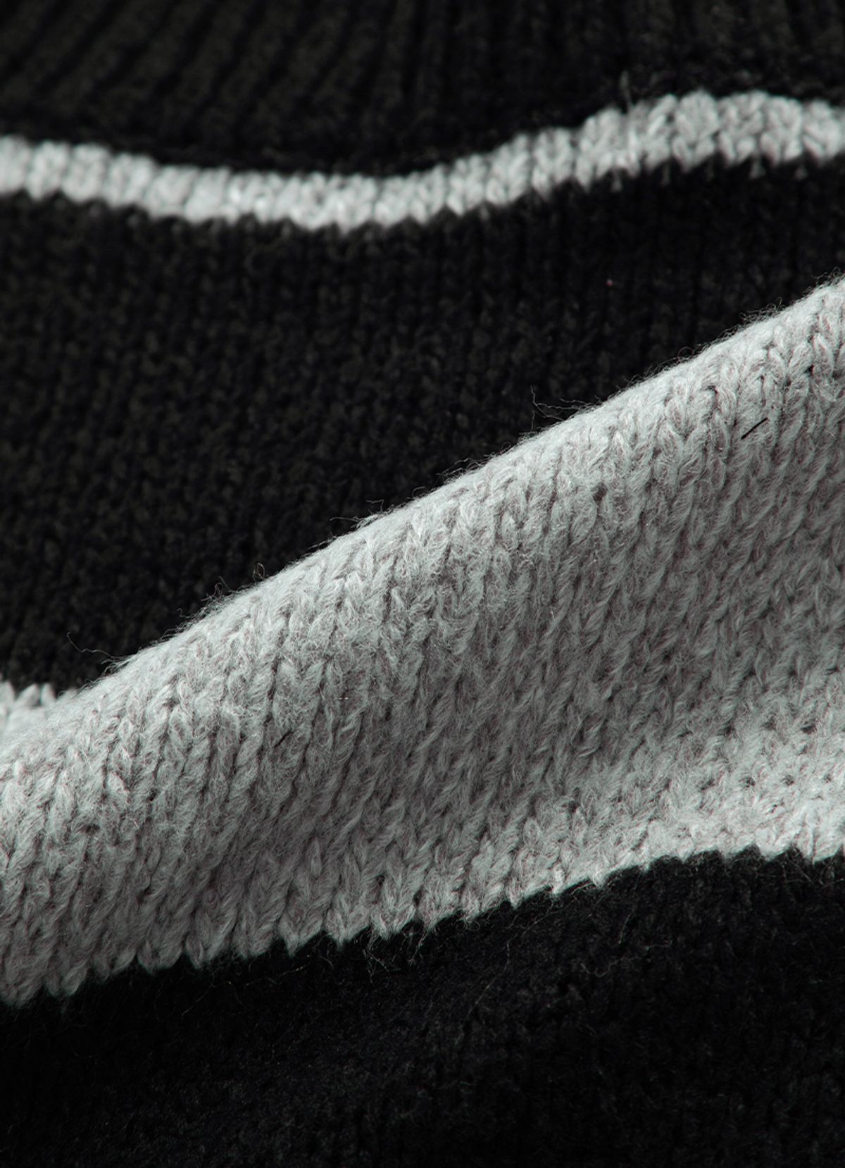 애즈온(ASON) SORI OFF STRIPE KNIT / BLACK